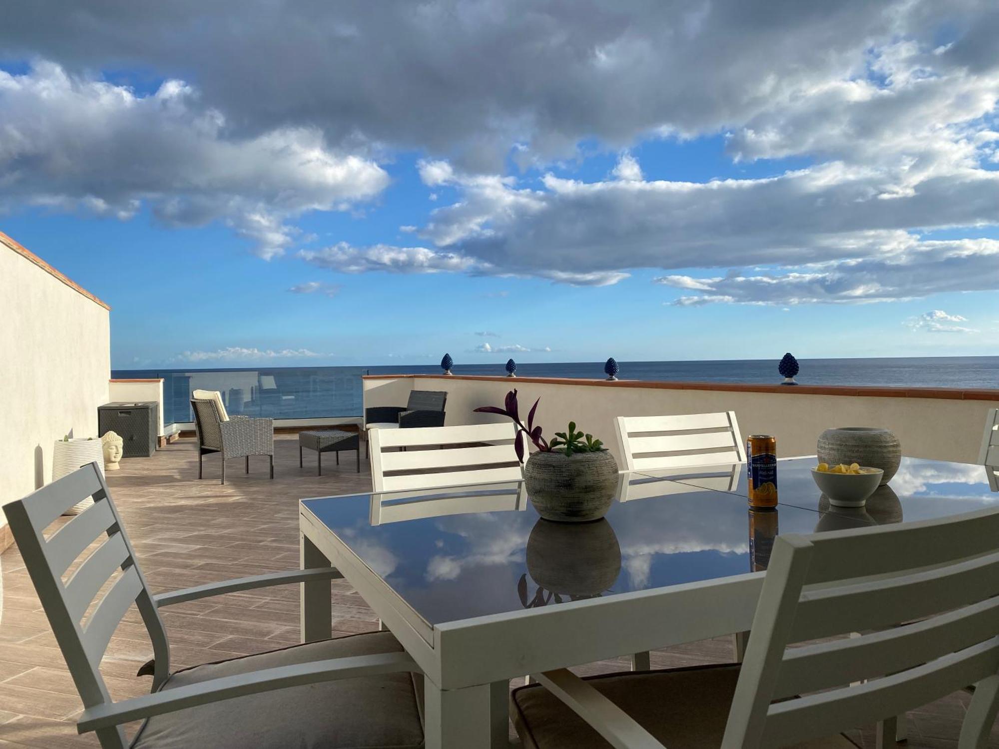 Beach Penthouse Marisol 2Floors, Central Letojanni Kültér fotó